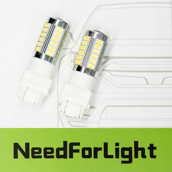 Автомобільні LED лампи NFL Flame 3156 White (2 шт.)