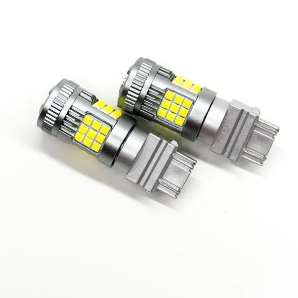 Автомобільні LED лампи NFL Flash 3157 White (2 шт.) 3